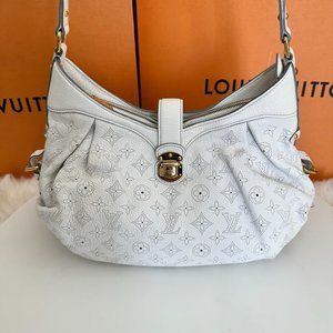 ✨AUTHENTIC✨💎 LV Monogram Mahina XS 2Way Hand Bag Blanc
